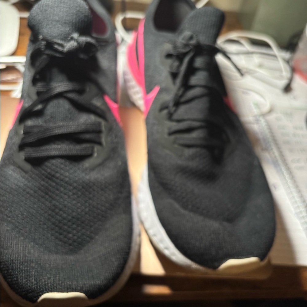Nike Men’s Epic Reax Black and Pink Running Shoes size 15 - Picture 3 of 3